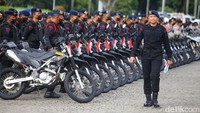 Polri mengerahkan 330 unit kendaraan pendukung, seperti helikopter, kendaraan taktis Brimob, termasuk Turangga (pasukan berkuda), pasukan satwa K-9, dan SAR.  
