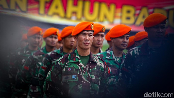 Gelar Apel Bersama, Personil TNI-POLRI Siap Amankan Libur Nataru Operasi Lilin digelar pagi ini di Monas, Jakarta. Operasi Lilin digelar dalam rangka pengamanan pada Hari Raya Natal dan Tahun Baru 2023 atau Nataru, Kamis (22/12/2022).