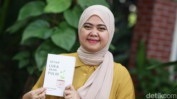 Halimah, Penulis Buku 'Setiap Luka Akan Pulih' yang diterbitkan oleh penerbit Gagasmedia.