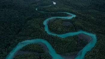  Fotografer Belanda Max Rive menempati urutan ketiga secara keseluruhan dalam kategori Fotografer Tahun Ini. Foto ini menampilkan perbatasan antara Chile dan Argentina, berjudul The Winding Journey Foto: International Landscape Photographer of the Year Awards