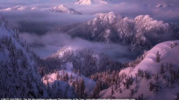 Gambar terpilih yang indah dari Matt Jackish ini menunjukkan British Columbia yang tertutup salju dan diselimuti awan Foto: International Landscape Photographer of the Year Awards