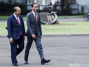 Jokowi & Presiden Vietnam Ketemuan Bahas Investasi hingga Batas Negara