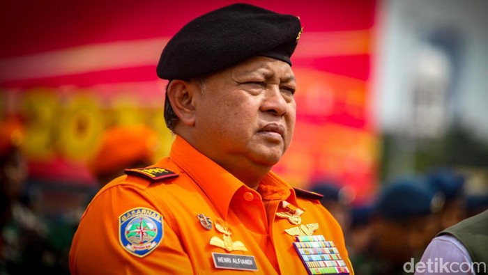 Kepala Basarnas Marsekal Madya TNI Henri Alfiandi usai mengikut apel gelar pasukan di Silang Monas, Jakarta, Kamis (22/12/2022)