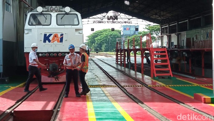 Kereta Api di Cirebon