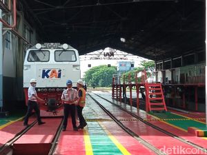 83 Ribu Bangku Kereta Api di Cirebon Disiapkan untuk Libur Nataru