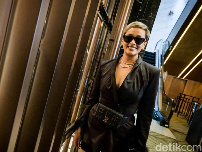 Kimmy Jayanti menurunkan berat badan 15 kg tanpa obat pelangsing.