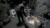 Bengkel ini menangani peleburan dan pembentukan kembali logam seperti besi tuang, aluminium, nikel, dan besi.
