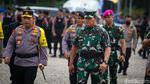 Momen Panglima TNI-Kapolri Cek dan Sapa Pasukan Operasi Lilin