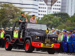 Momen Panglima TNI-Kapolri Cek dan Sapa Pasukan Operasi Lilin
