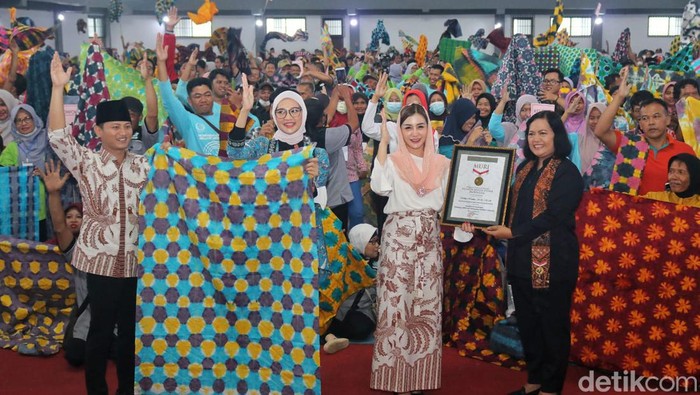 muri kain shibori trenggalek