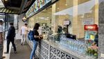 Tinggal Tunjuk! Ada 100 Jenis Lauk di Restoran Nasi Uduk Ibu Jum