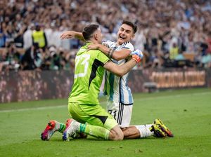 Ada Emi Martinez di Balik Penalti Greget Dybala di Final Piala Dunia