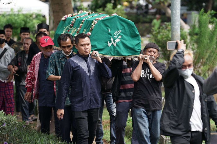 Pemakaman Aminah Candrakasih di TPU Karet Bivak