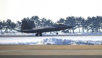Amerika Serikat menerbangkan pesawat pengebom berkemampuan nuklir dan jet siluman canggih dalam unjuk kekuatan melawan Korea Utara. Latihan tersebut digelar usai saudara perempuan Kim Jong Un mencemooh keraguan militer Korea Utara dan mengancam akan melakukan uji coba rudal balistik antarbenua jarak penuh.  
