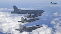 Pengerahan pesawat pengebom B-1B ini menjadi yang kedua kalinya dalam setidaknya sebulan terakhir. Pesawat jenis yang sama milik Angkatan Udara AS berpartisipasi dalam hari terakhir latihan gabungan AS-Korsel bernama Vigilant Storm pada awal November lalu.  