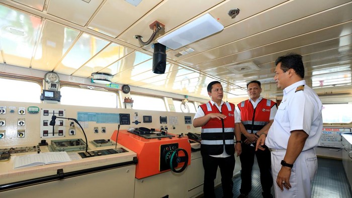 Peningkatan Penumpang Angkutan Laut Terus Meningkat di Libur Nataru 2022 PT PELNI (Persero) menargetkan penumpang kapal pada periode Natal 2022 dan Tahun Baru 2023 mencapai 451.601 orang atau meningkat 99% dari periode Nataru tahun sebelumnya sebanyak 226.945 orang.