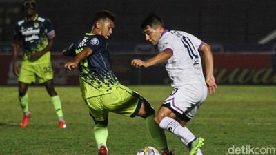Lihat Lagi Foto-foto Maung Bandung Kalahkan Persita Tangerang 1-0