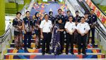 Foto: Seragam Karya Anne Avantie Ini Dipakai Prami-Kondektur KAI Foto: Seragam Karya Anne Avantie Ini Dipakai Prami-Kondektur KAI