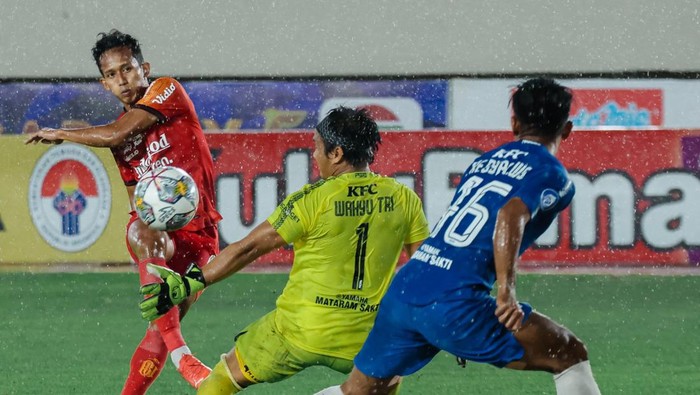 Matchday ke-17 Liga 1 mempertemukan PSIS vs Bali United. Duel berlangsung di Stadion Manahan, Solo, Kamis (22/12/2022) malam WIB.