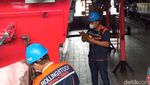 Potret Pemeliharaan Kereta Api di Cirebon Jelang Libur Nataru 2023