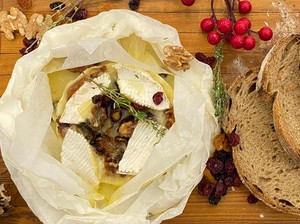 Resep Keju Camembert Panggang dan Buah Kering, Sajian Praktis Buat Natal