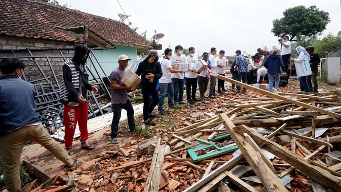 Menjadi bagian dari aksi nyata perusahaan untuk berkontribusi pada sosial kemasyarakatan, PT Daikin Airconditioning Indonesia (Daikin) menyalurkan donasi bagi masyarakat terdampak gempa Cianjur.