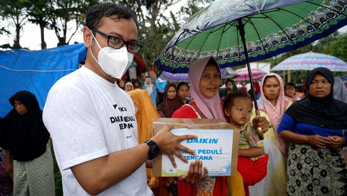 Menjadi bagian dari aksi nyata perusahaan untuk berkontribusi pada sosial kemasyarakatan, PT Daikin Airconditioning Indonesia (Daikin) menyalurkan donasi bagi masyarakat terdampak gempa Cianjur.