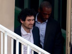 Momen Juragan Kripto Diterbangkan ke AS, Hadapi 115 Tahun Penjara