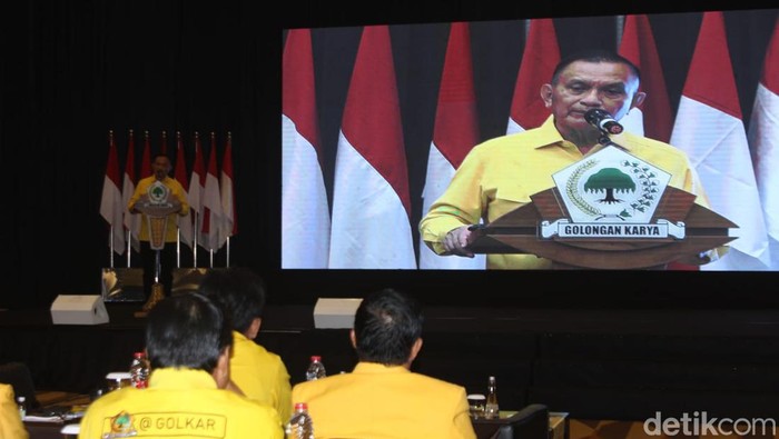 Sekjen Partai Golkar Lodewijk F Paulus saat memberikan sambutan di Rapimda Golkar Sumut