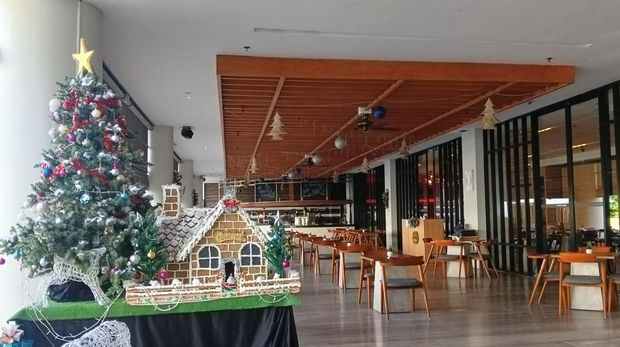 Semarak Natal di The Stones Hotel, Kuta, Badung, Bali.