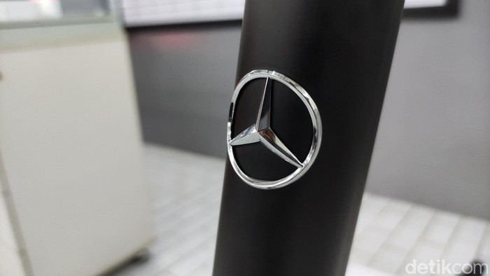 Skuter listrik Mercedes-Benz dijual di Indonesia.