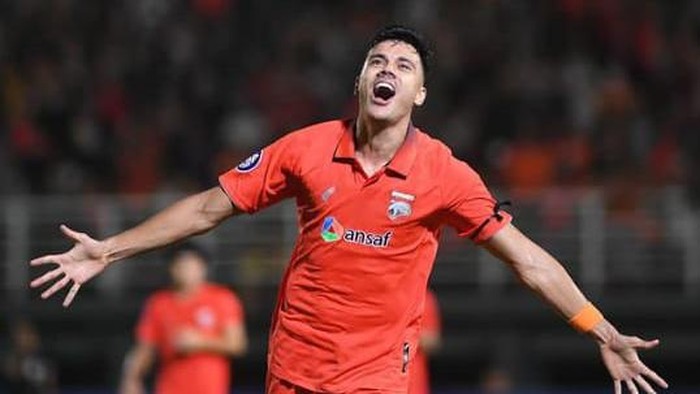 Striker Borneo FC Matheus Pato