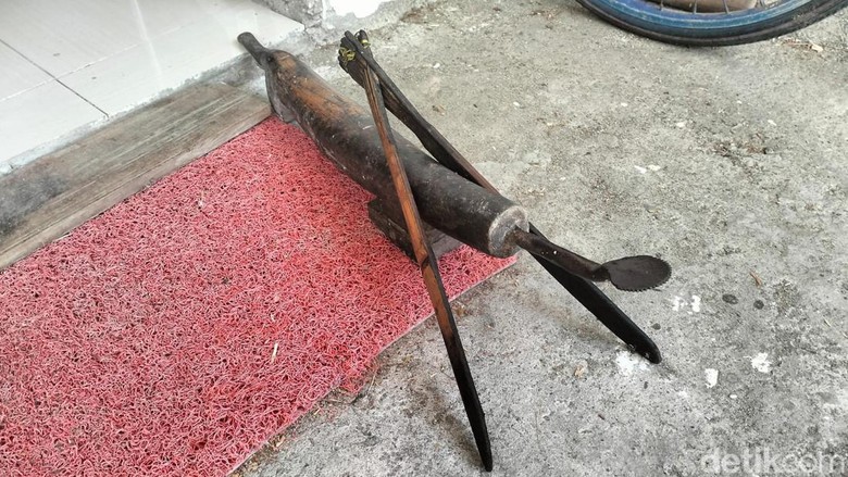 Tradisi Ussul dari warga suku Mandar di Polman, Sulbar. Tradisi Ussul dari warga suku Mandar di Polman, Sulbar.