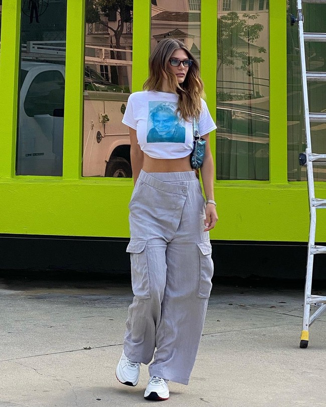 Keduanya duduk (tidak bersebelahan) dalam jamuan makan malam yang besar. Ada orang-orang lain juga dalam mobil, kata sumber.Foto: Instagram @victoriaalamas