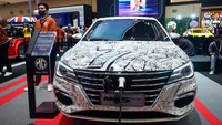Morris Garage telah memperkenalkan mobil listrik ZS Electric Vehicles (EV) di IIMS 2022. New MG ZS EV berbekal Permanent Magnet Synchronous Motor, baterai berjenis lithium-ion berkapasitas 50.3 kWh ini mampu menempuh jarak maksimal sejauh 403 km (NEDC mode). (Foto: Andhika Prasetia/detikcom)