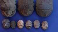 Berbagai sandaran kepala, serta patung yang berbentuk dewa-dewi seperti: Isis, Neftis (dewi udara dan kepala keluarga) serta Djehuti (dewa bulan, belajar dan menulis) dan Taweret juga ditemukan. (Foto: Dokumentasi Kementerian Pariwisata dan Kepurbakalaan Mesir)