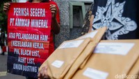 Dalam kedatangannya, mereka menyerahkan beberapa data kejahatan korporasi serta pelanggaran HAM terhadap perusahaan PT. Amman Mineral Nusa Tenggara kepada perwakilan PBB serta ke 300 kedutaan, Konsulat, Bank Internasional, Lembaga HAM, dan Lembaga Negara.