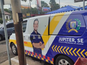 Ulah Ambulans Stiker Legislator Lawan Arah di Puncak Bogor