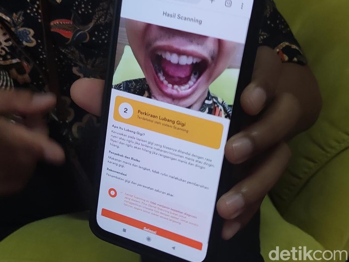 Aplikasi untuk mengecek kondisi kesehatan gigi yang dikembangkan UGM bersama Klinikoo, Jumat (23/12/2022).