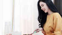 Arumi juga jago membuat dessert yang manis lembut. Seperti puding buah dengan rasa leci sebagai dasarnya. Foto: Instagram @arumibachsin_94