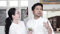 Arumi Bachsin adalah istri dari Wakil Gubernur Jawa Timur, Emil Dardak. Mereka begitu serasi meski terpaut usia 10 tahun. Foto: Instagram @arumibachsin_94