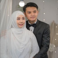 Dodi Hidayatullah salah satu personel dari grup vokal ADAM Musik memberikan klarifikasi lewat akun Instagramnya @dodihidayatullah, tentang kabar kehidupan rumah tangganya yang kini sudah berpisah dengan Auliya Rahmi Fadlilah. Keduanya cerai setelah 11 tahun bersama. Foto: Dok. Instagram @auliyafadlilah.