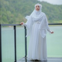 Di kolom komentar akun Instagram Aulia, masih banyak warganet yang menanggapi kabar perpisahan ia dan suami. Ada juga yang memberikan dukungan untuk Auliya. Ya Allah teh beneran bikin terkejut denger kabar dari kang dodi di ig nya. Semoga semua jalan terbaik dimata Allah. Takdir manusia tidak ada yg tau. Saya tau skincare auliya krn saya suka denger lagu kang dodi. Semangat teh auliya, tulis akun @daiba_cb2.Sedih lho denger kabar ini😢 yang tau masalah rumah tangga nya hanya mereka, semoga ini jalan terbaik, ucap akun @yuri_shl. Foto: Dok. Instagram @auliyafadlilah.