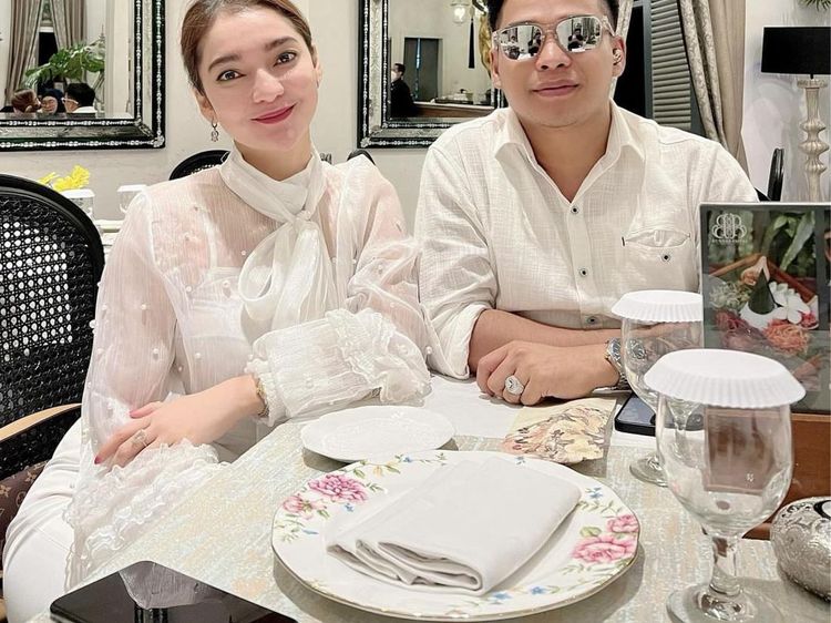 Baru Menikah, Ini Kulineran Romantis Wirang Birawa dan Umi Kalsum