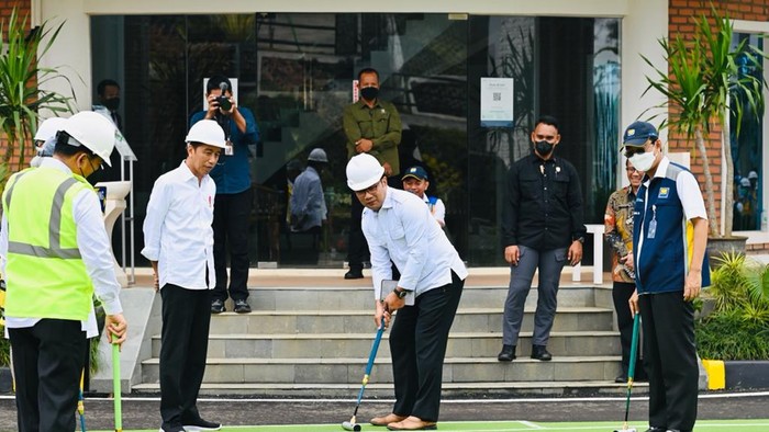 Basuki dan Ridwan Kamil Main Gateball di Bogor