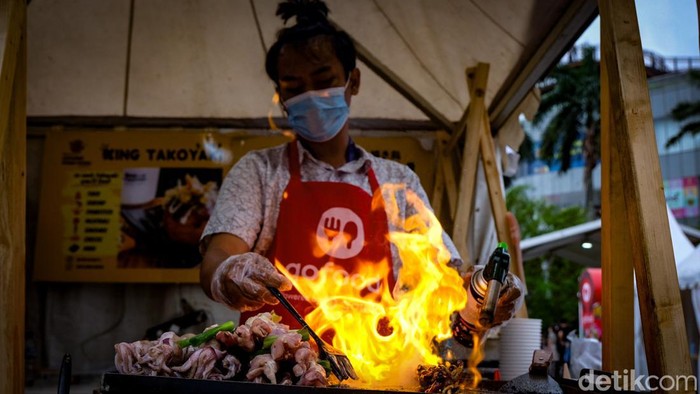 Berburu Kuliner Unik di Hunger Gems Festival Berburu kuliner unik tengah menjadi tren. Di Hunger Gems Festival yang berlokasi di Jakarta, pengunjung bisa mencari berbagai kuliner unik.