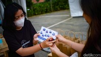Selain itu, pengunjung juga dapat mengikuti kegiatan dan permainan lainnya yang berhadiah merchandise dan voucher Hunger Gems Festival. 