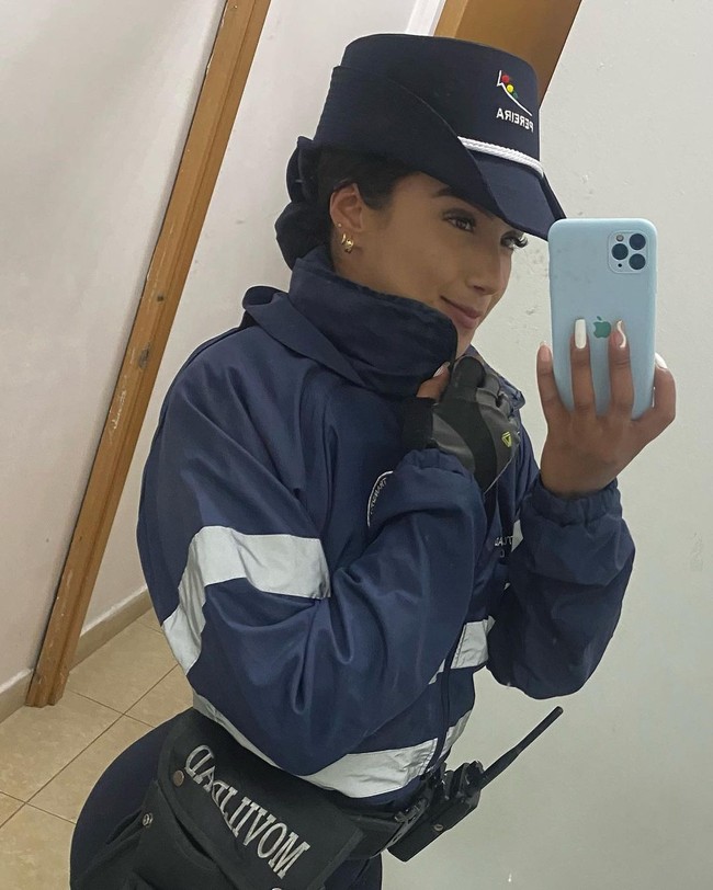 Netizen pun terpukau dengan penampakannya yang bahkan disebut seperti model hingga bidadari.Foto: Instagram danielagaviria1