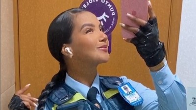 Potret Petugas Lalu Lintas Tercantik yang Kini Botak karena Sakit Parah