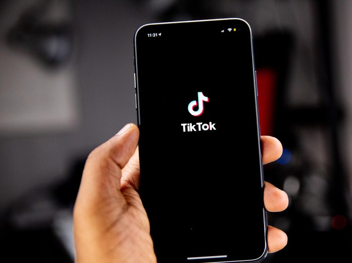 Ilustrasi cara FYP TikTok.